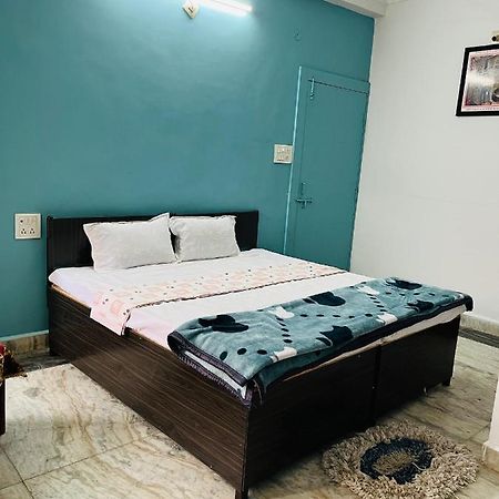 Tiwari G Home Stay Уджайн Екстериор снимка