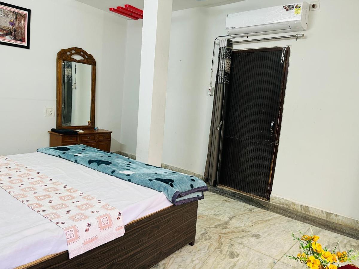 Tiwari G Home Stay Уджайн Екстериор снимка