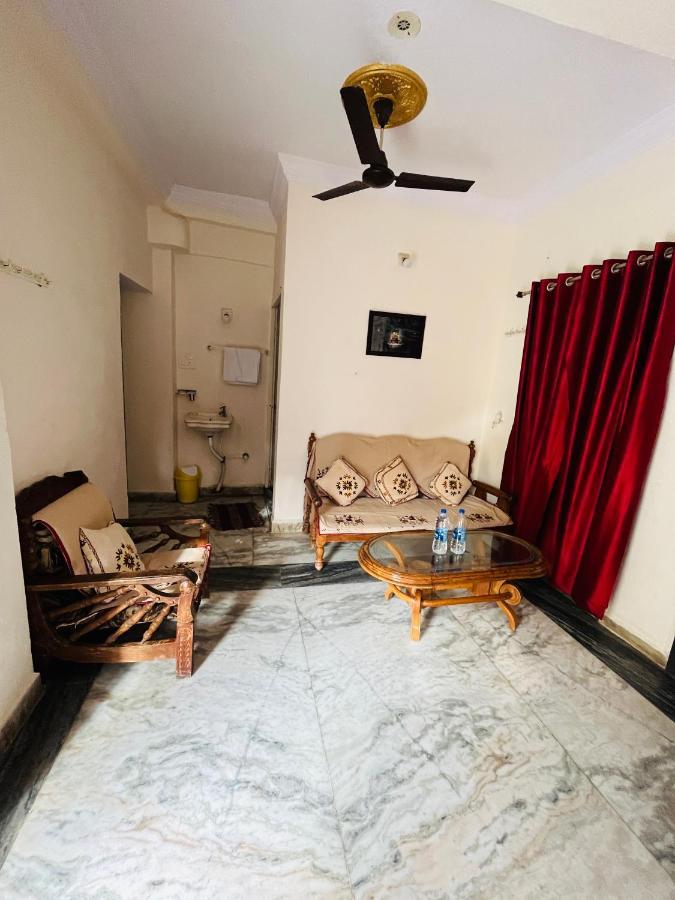 Tiwari G Home Stay Уджайн Екстериор снимка