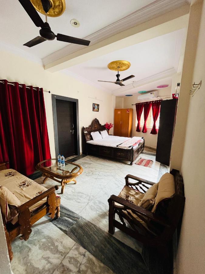 Tiwari G Home Stay Уджайн Екстериор снимка