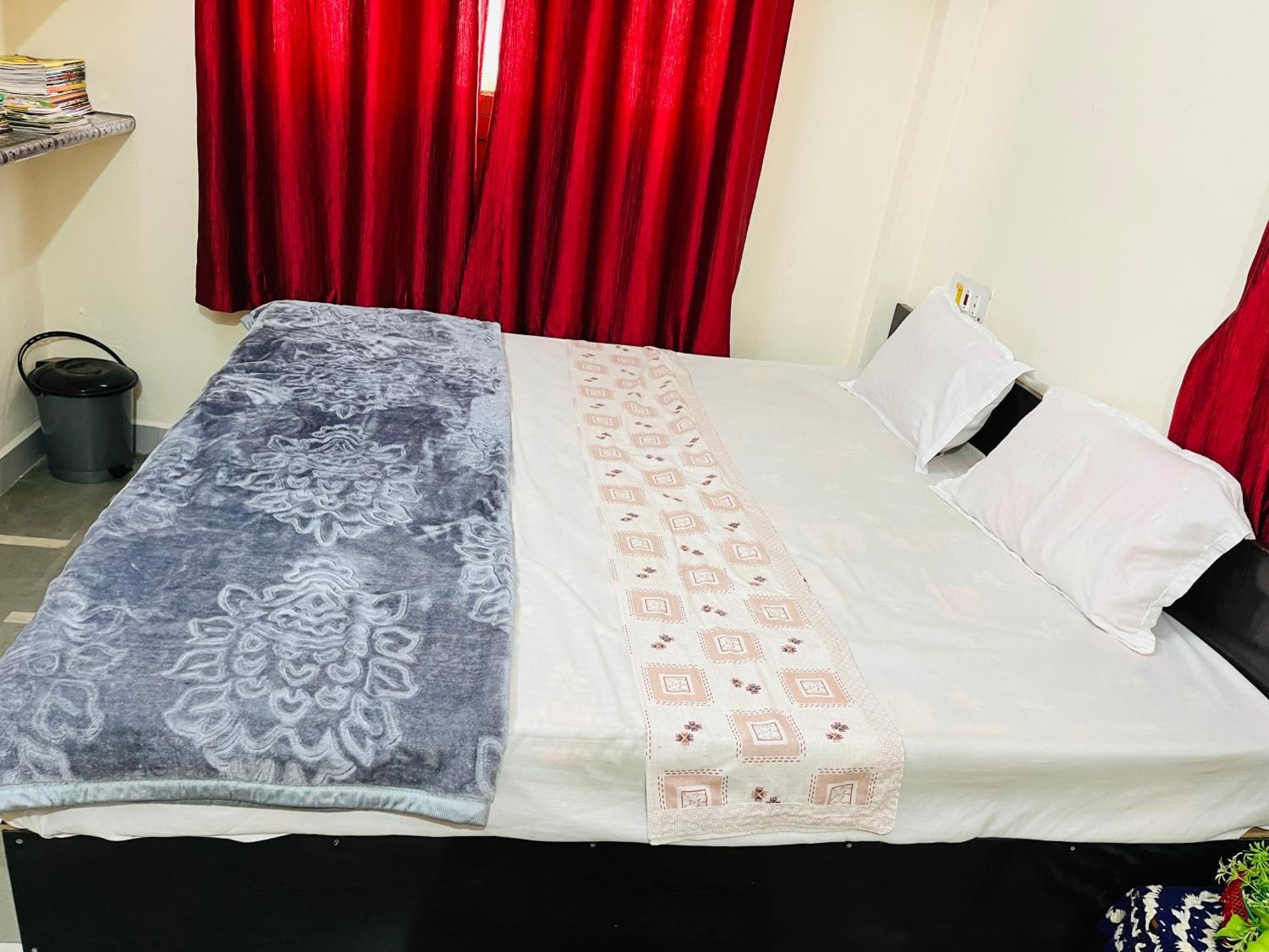 Tiwari G Home Stay Уджайн Екстериор снимка