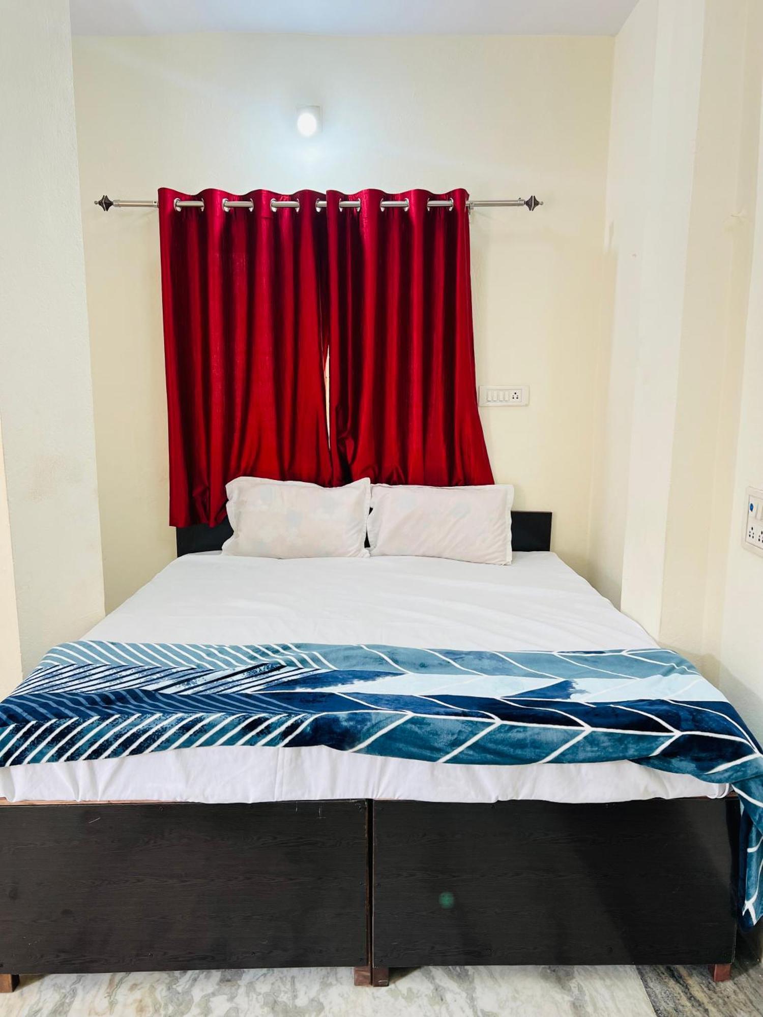 Tiwari G Home Stay Уджайн Екстериор снимка
