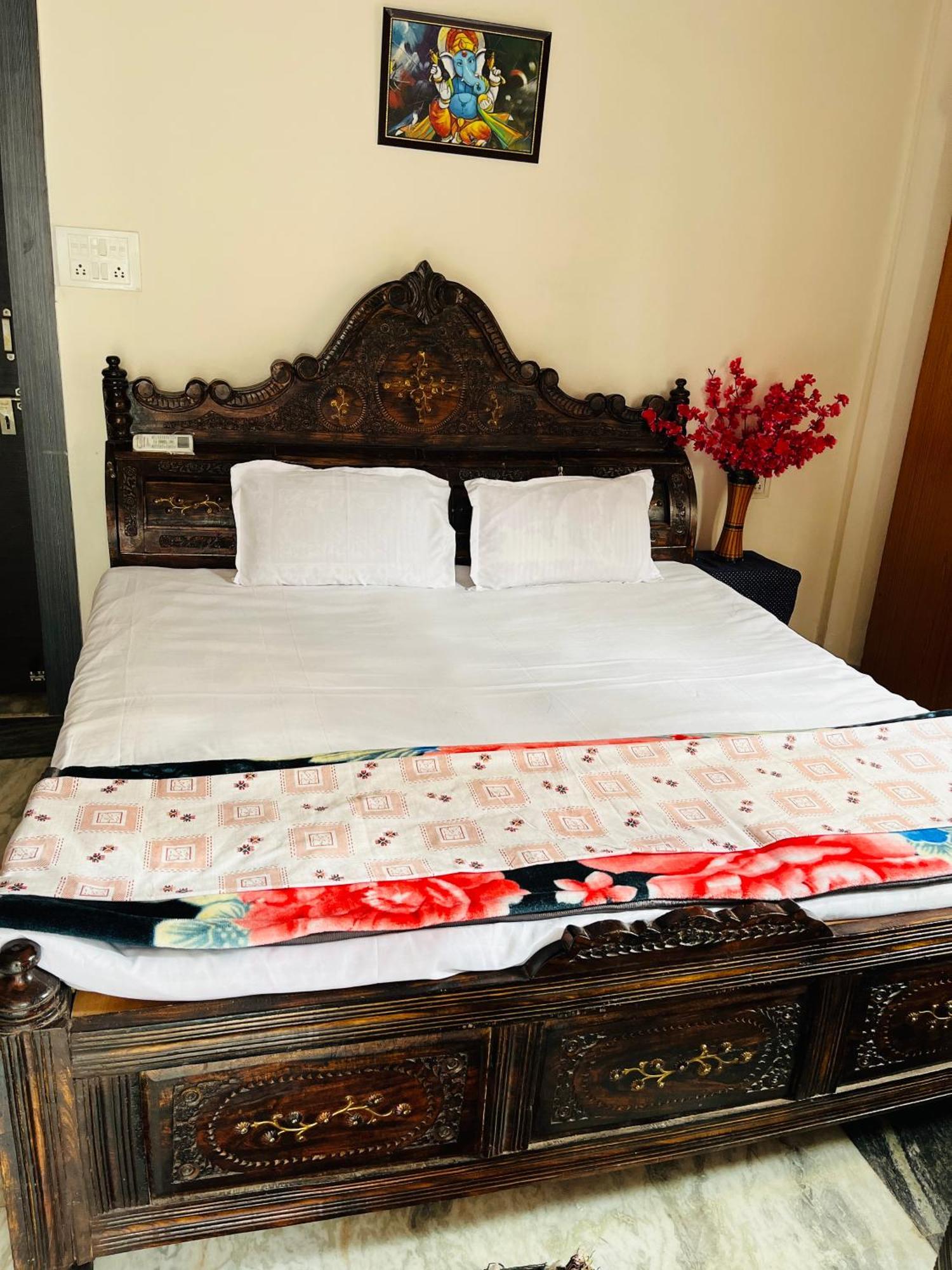 Tiwari G Home Stay Уджайн Екстериор снимка